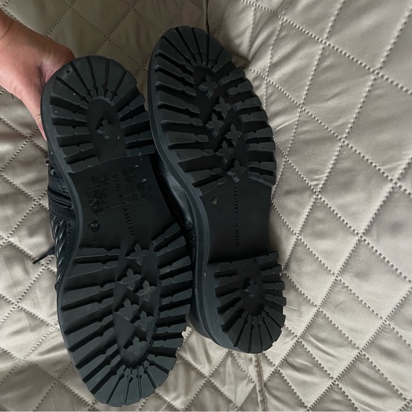 Vince Camuto Black Quilted Lace-Up Booties - Picture 8 of 8